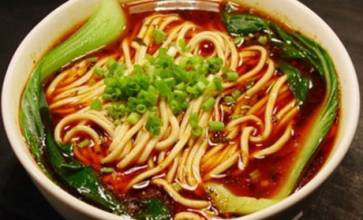 學(xué)習(xí)重慶小面技術(shù) 加盟重慶小面做法（圖）_1