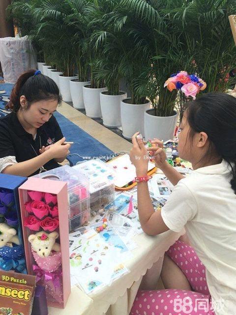 易控溫江、龍泉陶指藝加盟店攜手恒大地產(chǎn)DIY軟陶暖恒大地產(chǎn)_5