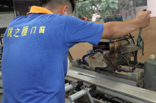 高檔鋁合金門窗要渠道下沉，應(yīng)當(dāng)先調(diào)整產(chǎn)品結(jié)構(gòu)（圖）_1