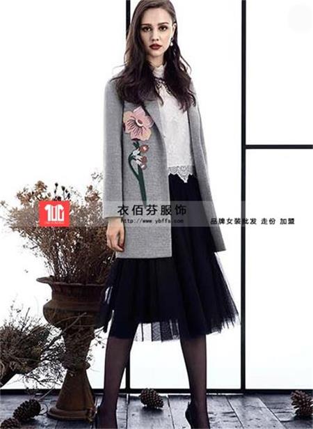 江蘇女裝品牌折扣批發(fā)加盟哪家好_1
