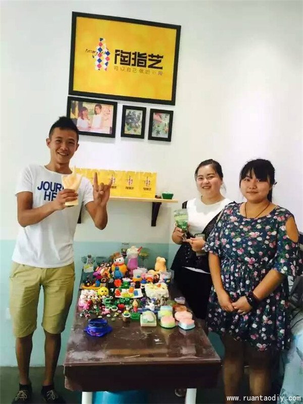 陶藝DIY戴微茜女士的加盟店總部培訓結(jié)束（圖）_4