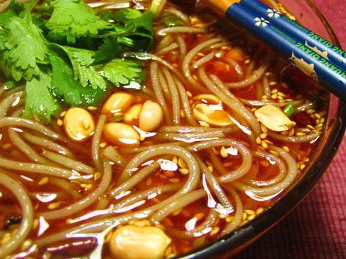 天下曉富酸辣粉加盟賺錢嗎（圖）_1