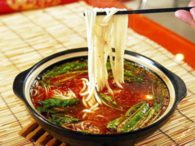 學過橋米線技術哪里好，哪里有過橋米線培訓（圖）_1