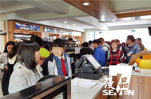 大學(xué)生創(chuàng)業(yè)的首選漫品奶茶_2