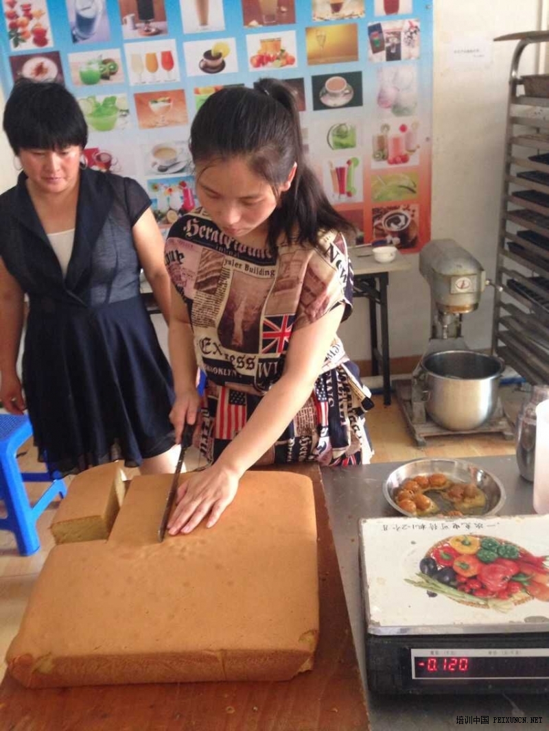 廣東學現烤蛋糕哪里正宗 學現烤蛋糕技術培訓哪里好（圖）_1