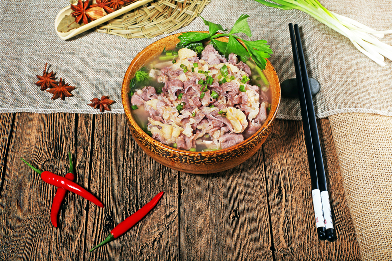 古法秘制樂山蹺腳牛肉特色美食（圖）_1