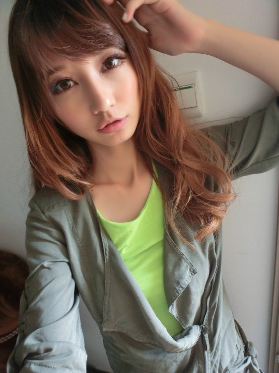 學(xué)會(huì)改變給自己一個(gè)驚喜丨歐菲兒彩色美瞳（圖）_1