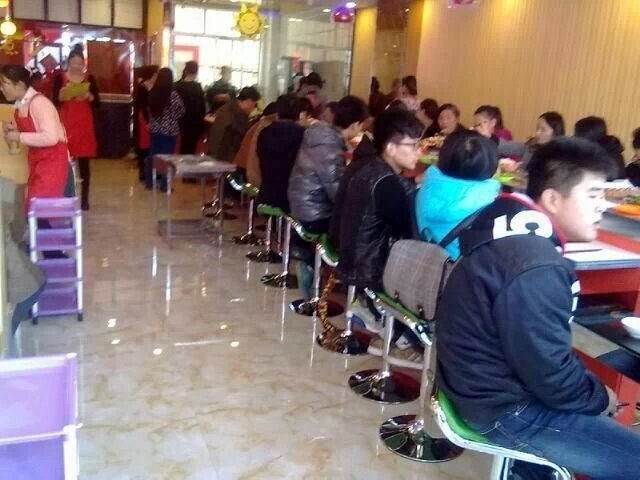 鮮煮藝旋轉(zhuǎn)小火鍋加盟多少錢/鮮煮藝旋轉(zhuǎn)小火鍋加盟條件(圖)_3