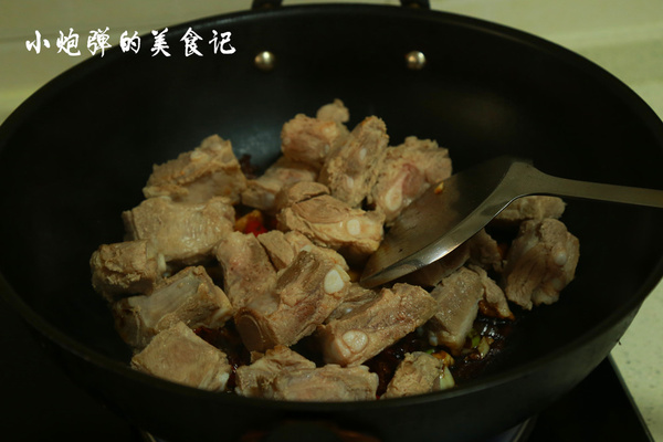 哪里可以學(xué)醬汁排骨，湖南香辣醬汁排骨培訓(xùn)（圖）_8