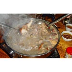 廣州學狗肉火鍋哪里好 學狗肉火鍋技術(shù)哪里正宗（圖）_1