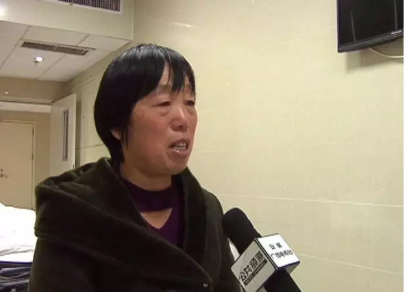 【品冠之家涓涓行動(dòng) 】 大學(xué)剛畢業(yè)查出結(jié)腸癌 醫(yī)療費(fèi)用成難題  母子三人無助求援（圖）_2