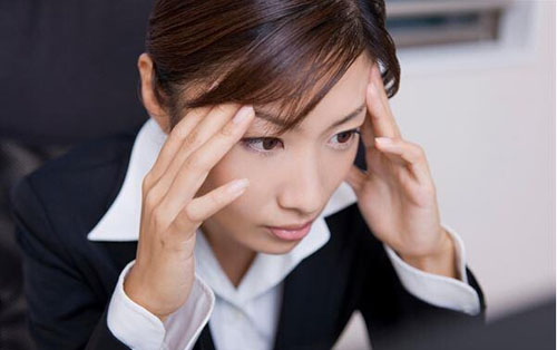 怎樣消滅黑眼圈？化妝品OEM廠家有妙招（圖）_1