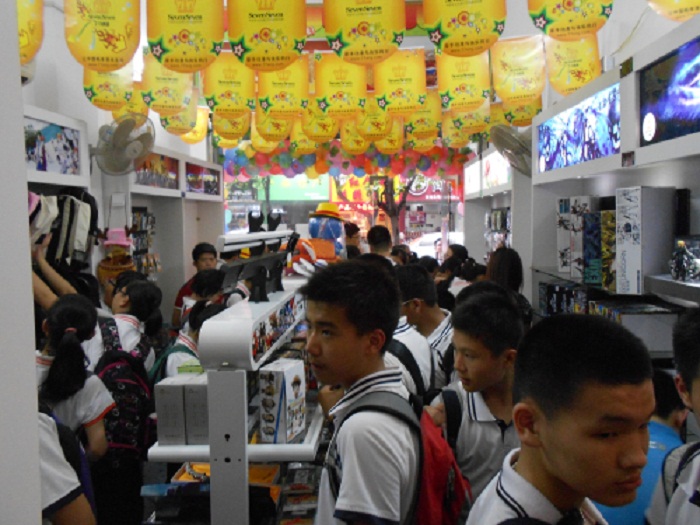 開動漫店，學(xué)生市場的新需求_2