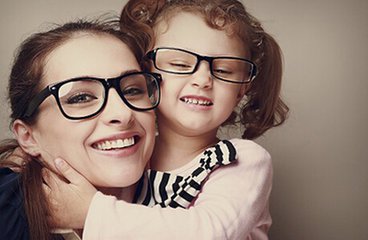 眼科專家：父母近視多少度會遺傳給孩子（圖）_1