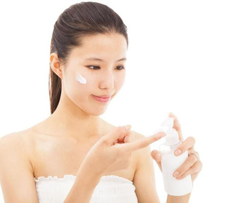 便宜的護(hù)膚品能用嗎?化妝品OEM廠家解惑（圖）_1