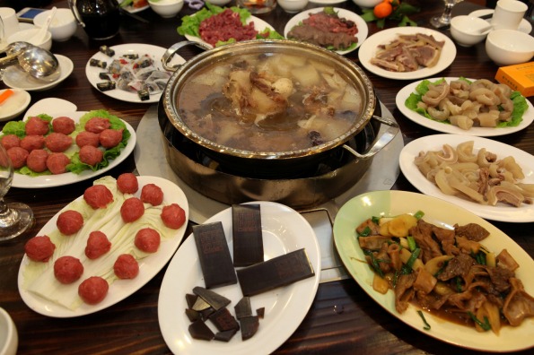 學(xué)最正宗的驢肉火鍋?zhàn)龇?，怎么做?chuàng)新驢肉火鍋（圖）_1