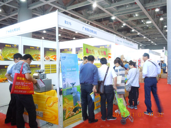 小型榨油機加盟哪家好 陽光品牌榨油機多項優(yōu)勢，讓你不斷盈利_1