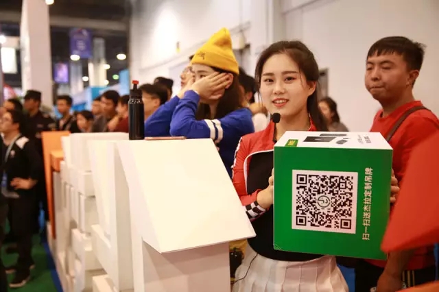 杰拉網(wǎng)咖攜手華數(shù)TV在2016體博會上火了一把_2