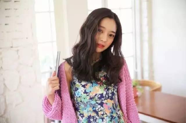 你到底適合直發(fā)還是卷發(fā)？歐菲兒美瞳來告訴你?。▓D）_1