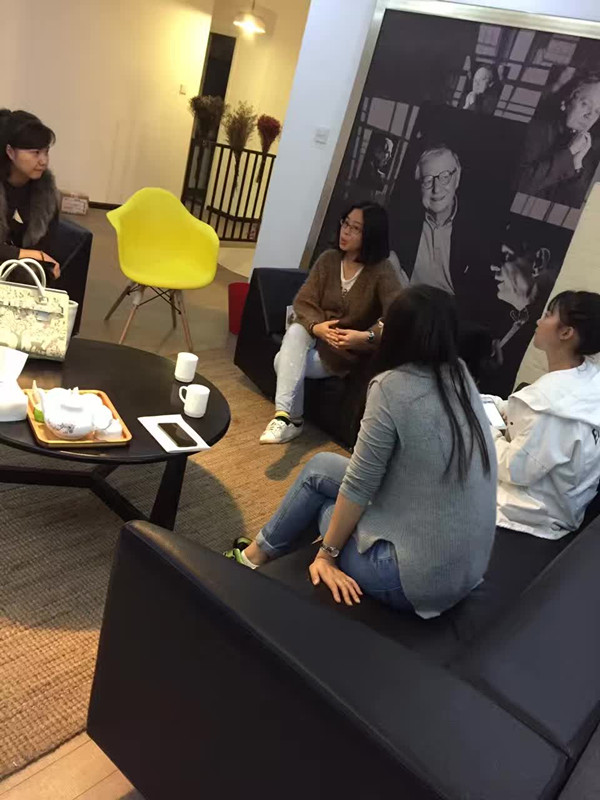 盧小姐與朋友前來墨飾居參觀考察（圖）_1