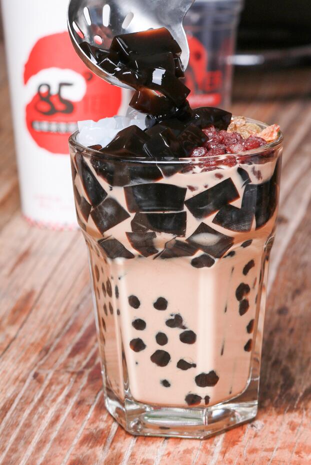 健康與財(cái)富的大贏家選擇85度tea奶茶店加盟（圖）_1