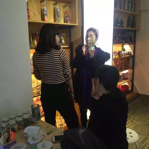 茜茜母女正式簽約燭生活創(chuàng)意手工館（圖）_1