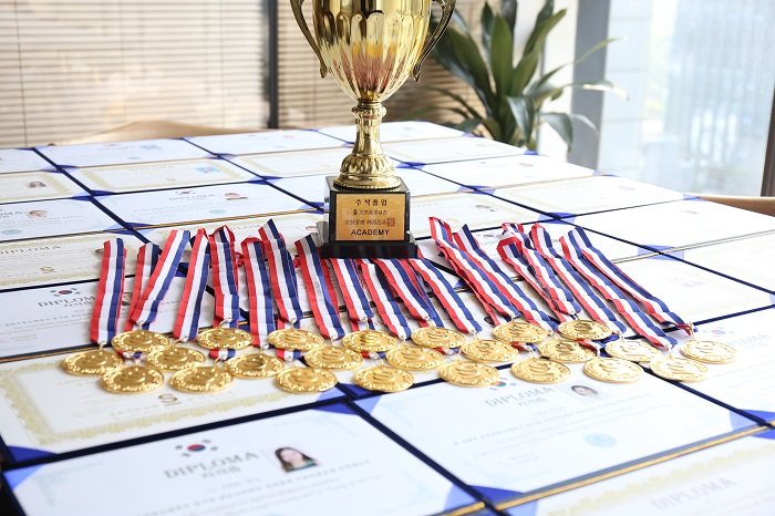 韓綺繡至臻美容培訓(xùn)服務(wù)的背后，是這樣一只王牌師資團(tuán)隊(duì)_6