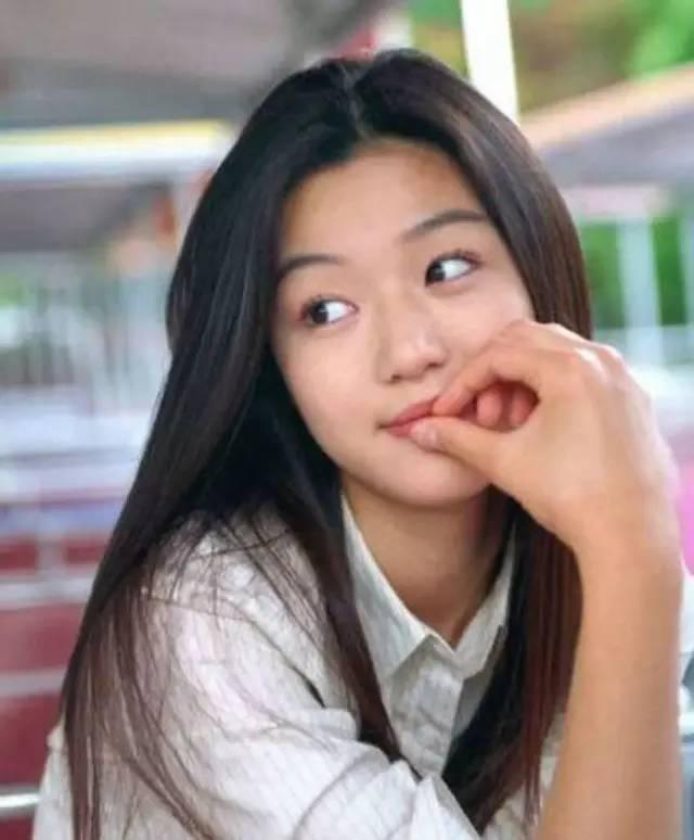 你到底適合直發(fā)還是卷發(fā)？歐菲兒美瞳來告訴你?。ǘ▓D）_1