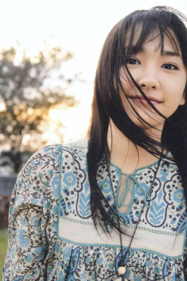 你到底適合直發(fā)還是卷發(fā)？歐菲兒美瞳來告訴你?。ǘ▓D）_10