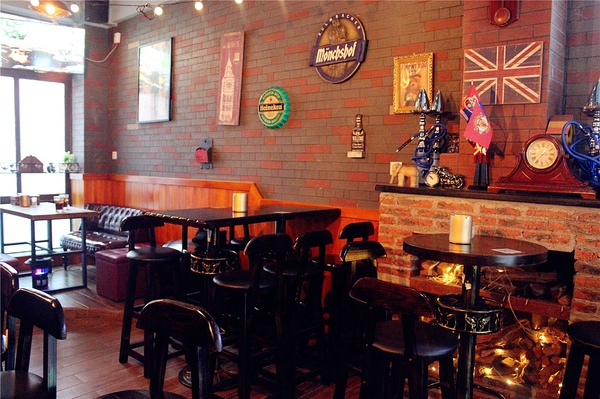 飲品加盟店選哪家好 加盟廣州榮爵港式茶飲?清吧，飲品領(lǐng)食尚潮流_1