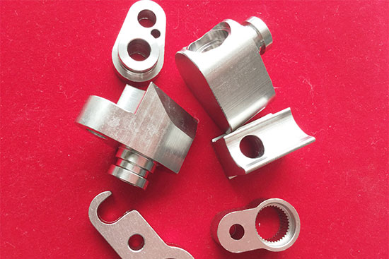 恭祝沈先生簽約環(huán)保合金催化液工藝 填補(bǔ)紡織領(lǐng)域短板_1