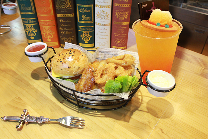 特色動漫西餐廳“揭開”餐飲新市場_2