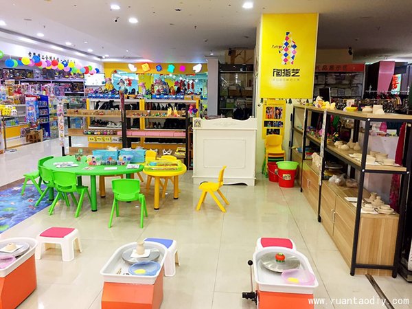 李店長的兒童陶藝創(chuàng)意手工DIY店正式開張（圖）_1