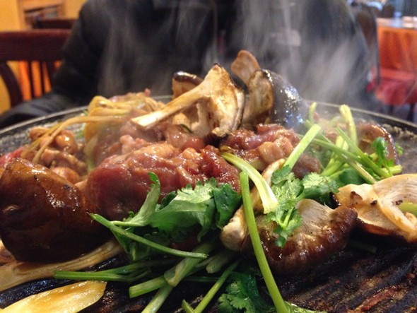 老北京正宗烤肉加盟費(fèi)是多少錢(qián)，炙子烤肉是加盟還是技術(shù)培訓(xùn)_1