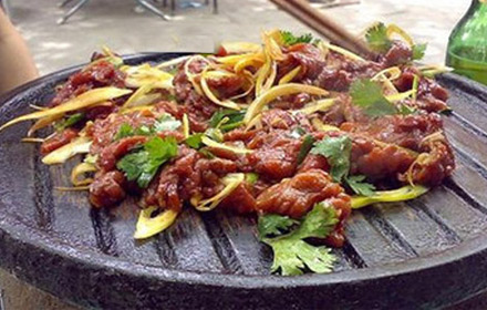 炙子烤肉哪里正宗，烤肉學(xué)習(xí)做法在哪里炙子烤肉的工具多少錢_1