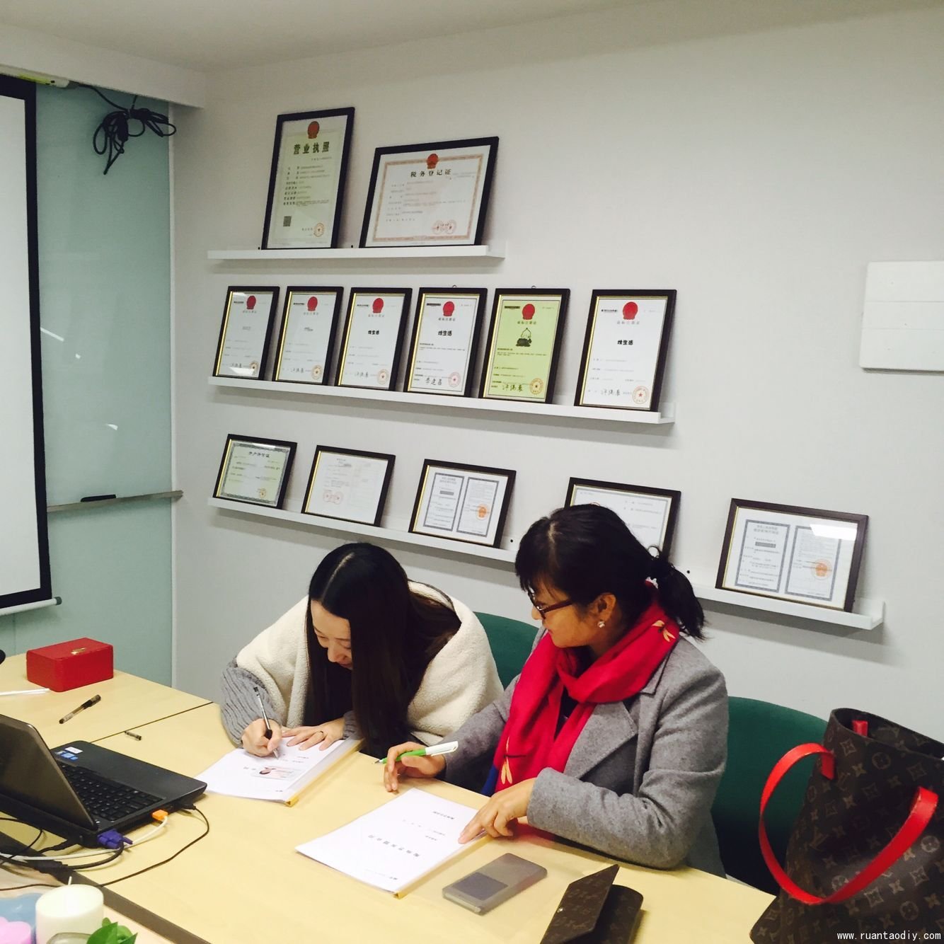 段女士成功加盟趣味兒童陶藝手工陶指藝（圖）_4