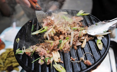 炙子烤肉開店需要什么條件，正宗炙子烤肉總部在哪里聯(lián)系方式（圖）_1