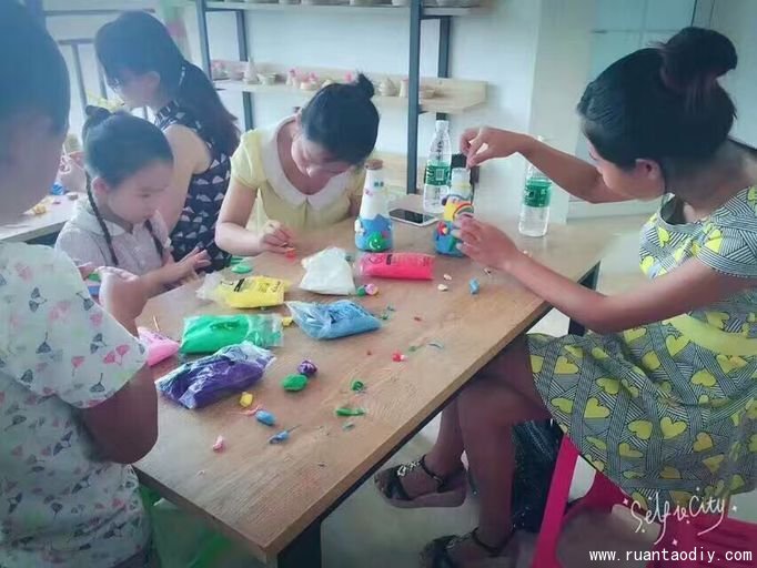 蘭店長(zhǎng)的手工加盟店舉辦粘土DIY親子活動(dòng)（圖）_5