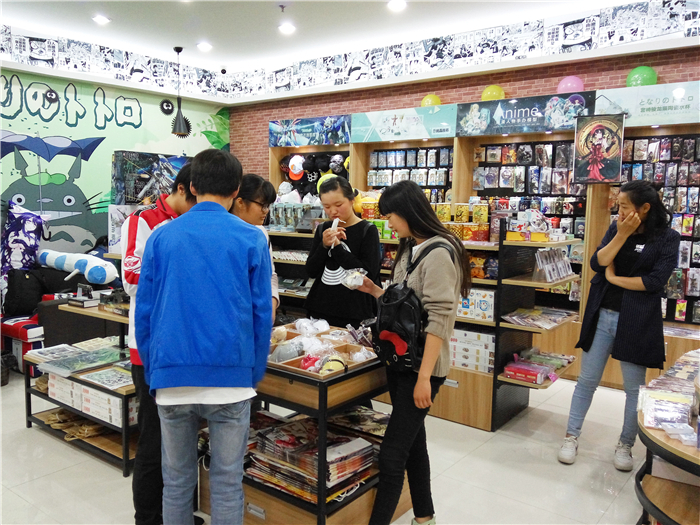 開動漫店創(chuàng)業(yè)加盟品牌好項目！_2