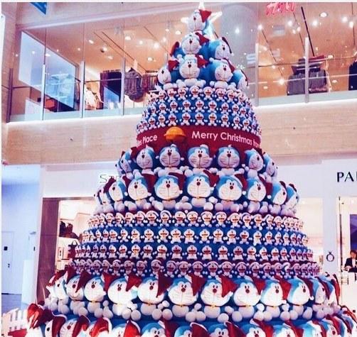 藍(lán)胖子圣誕樹炫酷登場，哆啦A夢送好運(yùn)！_4