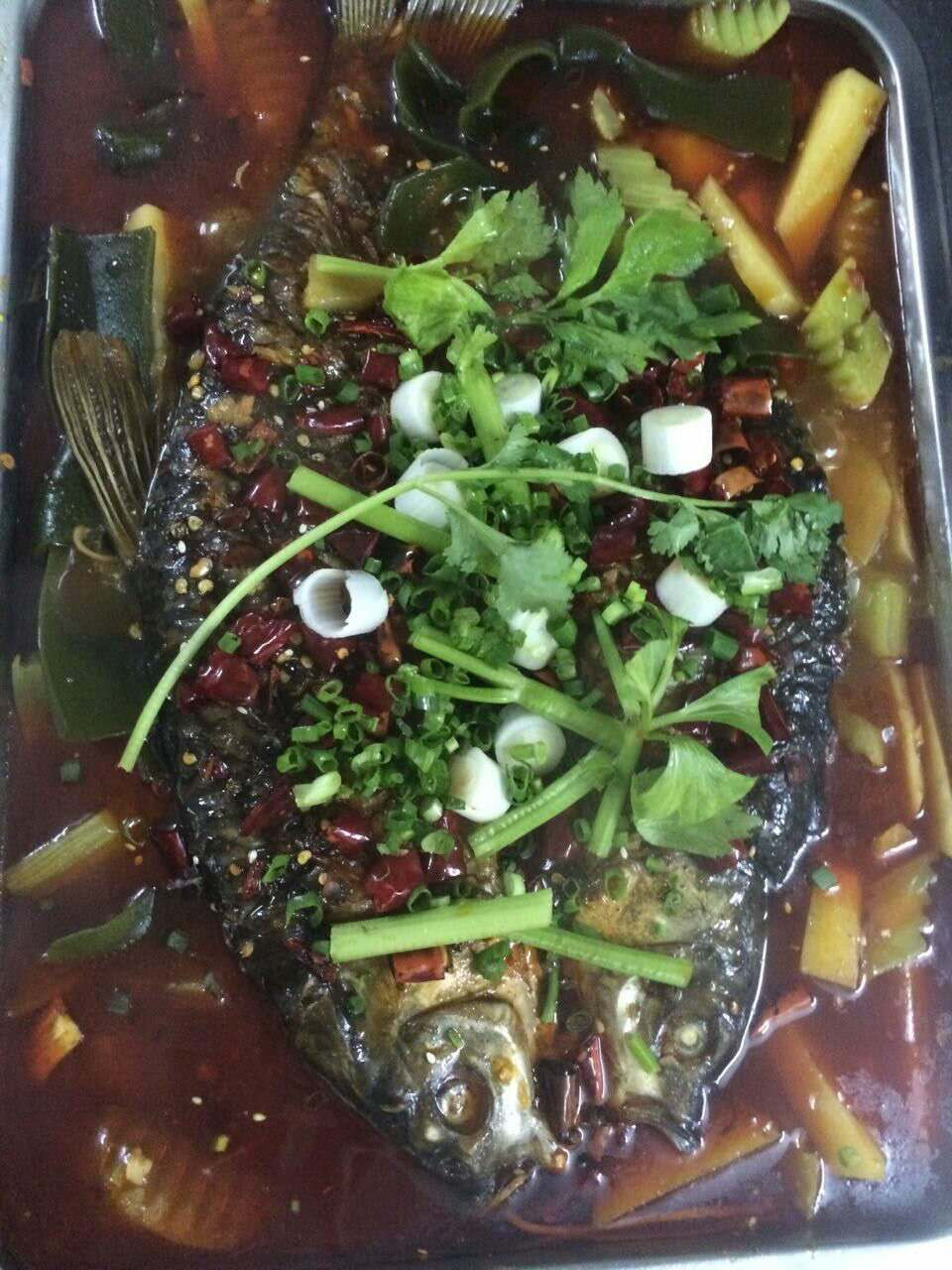 重慶烤魚做法難不難，利潤(rùn)怎么樣，烤魚專業(yè)培訓(xùn)（圖）_1