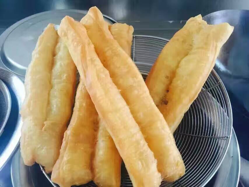 哪里學(xué)香酥大油條，教做正宗無礬堿油條培訓(xùn)（圖）_1