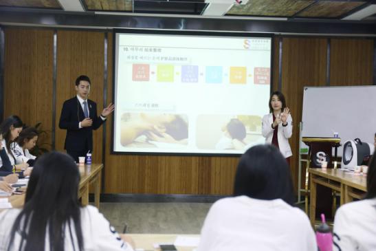 韓國(guó)皮膚管理培訓(xùn)機(jī)構(gòu)（圖）_1