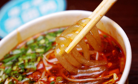 加盟西單曉富酸辣粉費用多少開創(chuàng)酸辣粉加盟店時代新機(jī)遇_1