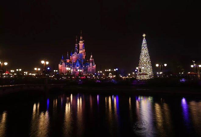 AA國際動漫帶你看上海迪士尼的首個圣誕節(jié)_3