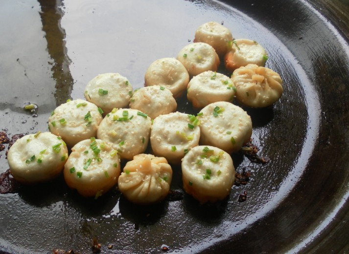 想學(xué)生煎包哪里有 灌湯生煎包的做法 哪里有生煎包技術(shù)培訓(xùn)_1