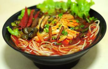 柳州螺螄粉培訓(xùn)，學(xué)正宗螺螄粉技術(shù)（圖）_1