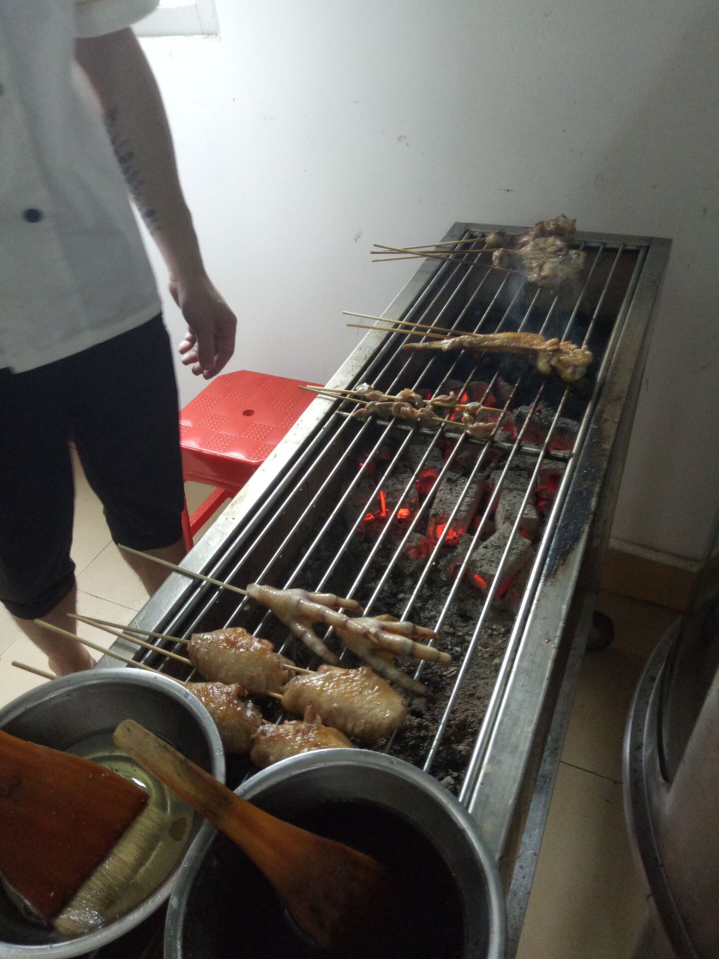 學(xué)習(xí)燒烤怎么收費(fèi)？廣州專業(yè)燒烤培訓(xùn)（圖）_1