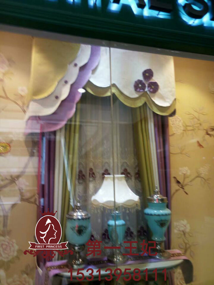 窗帘十大品牌第一王妃：客厅沙发与窗帘怎么搭配才好看？（图）_4