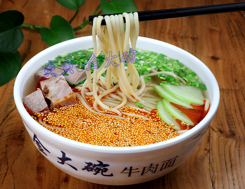 蘭州正宗拉面加盟(美食專家推薦)蘭州炎黃金大婉牛肉面加盟(圖)_2